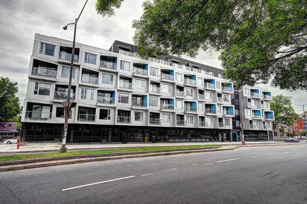 Good Vibes Only -modern And Spacious 2 Bedroom 4 Beds Free Parking, Gym Apartment Quebec City